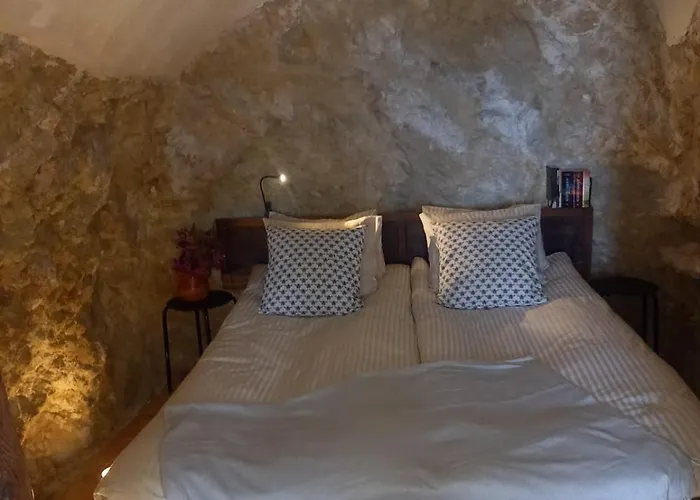 Cueva Con Vista